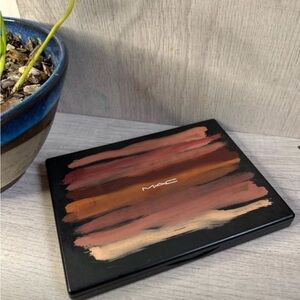 MAC Eyeshadow Palette